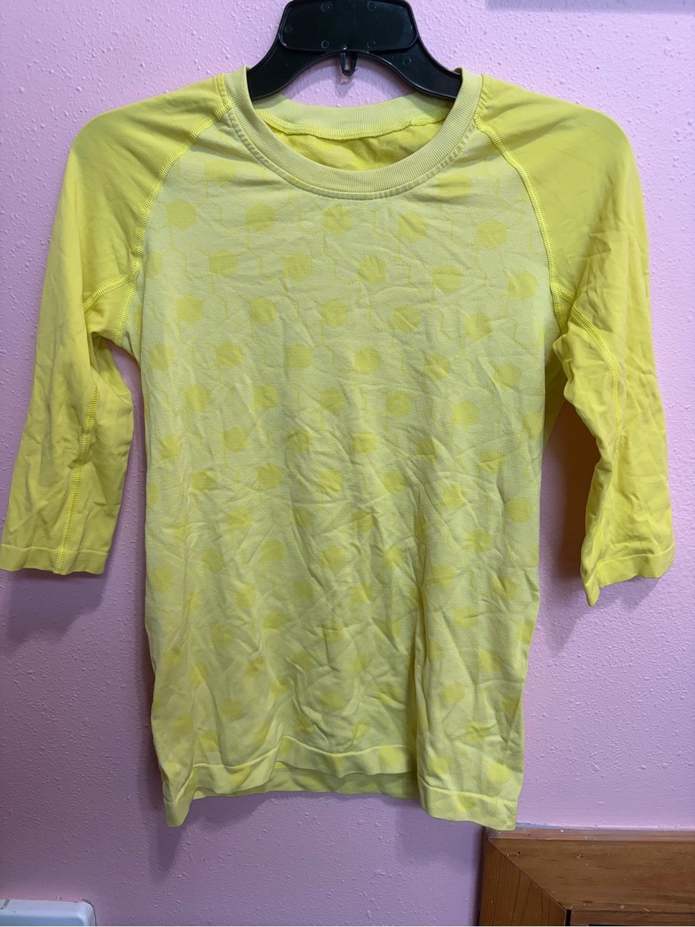 Oiselle yellow polka dot 3/4 sleeve workout top unique